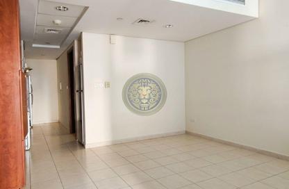 Apartment - Studio - 1 for rent in Lake Terrace - JLT Cluster D - Jumeirah Lake Towers - Dubai Apartment - Studio - 1 for rent in Lake Terrace - JLT Cluster D - Jumeirah Lake Towers - Dubai