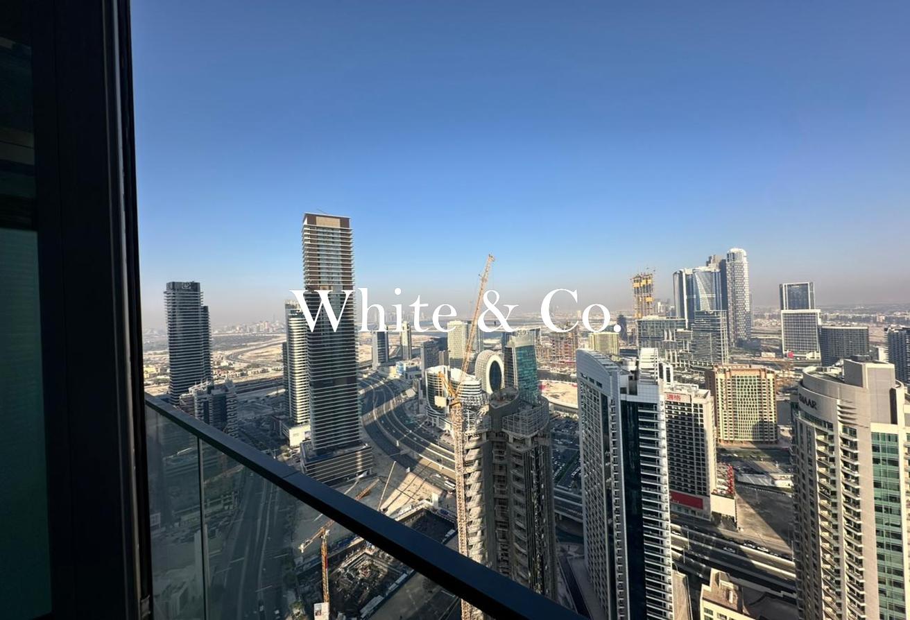 UPGRADED | UNFURNISHED | CITY AND SEA VIEW photo 10