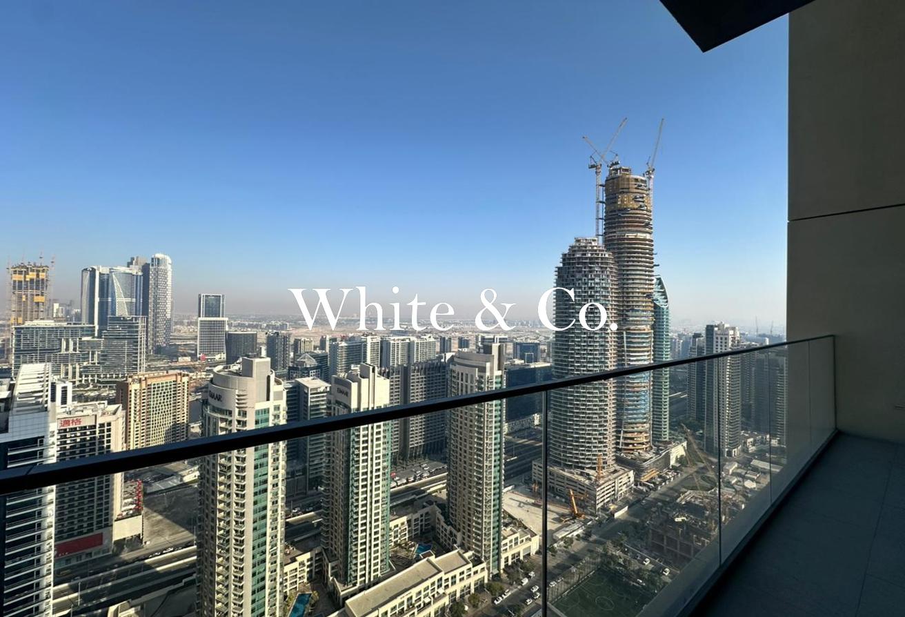 UPGRADED | UNFURNISHED | CITY AND SEA VIEW photo 11