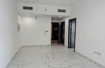 Apartment - 1 Bedroom - 2 Bathrooms for rent in Al Zarooni - Nadd Al Hammar - Dubai