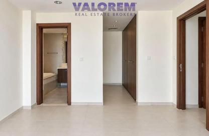 Apartment - 2 - 3 for rent in Executive Tower G - Executive Towers - Business Bay - Dubai