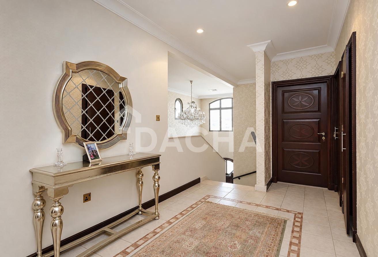 Move In Ready | Exclusive Frond | Atrium Entrance photo 14
