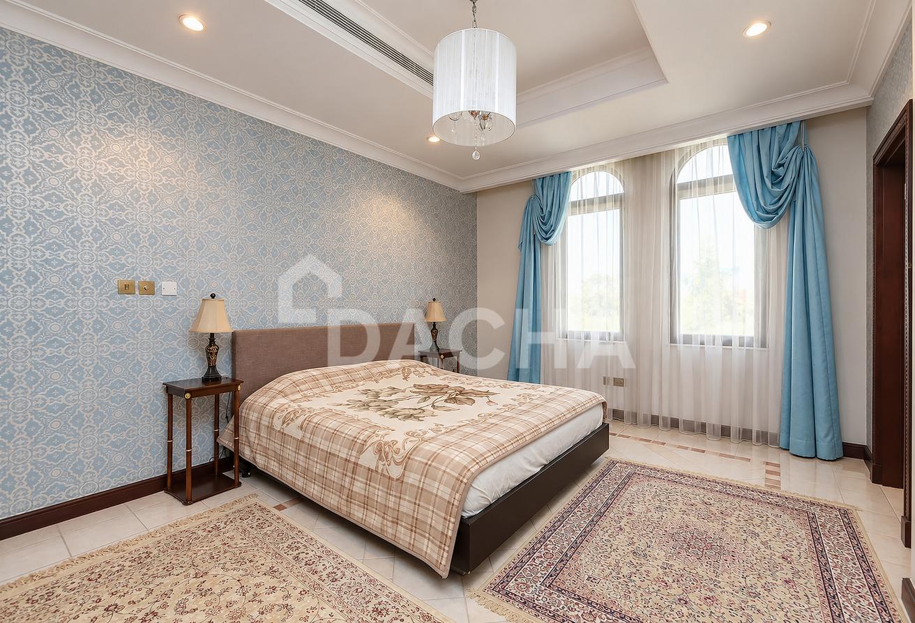 Move In Ready | Exclusive Frond | Atrium Entrance photo 24
