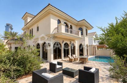 Villa - 4 - 5 for rent in Garden Homes Frond P - Garden Homes - Palm Jumeirah - Dubai