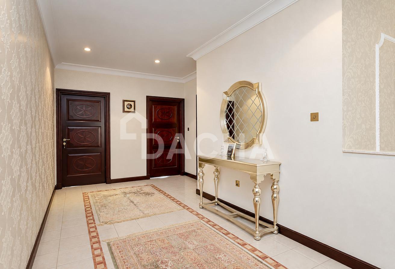 Move In Ready | Exclusive Frond | Atrium Entrance photo 13