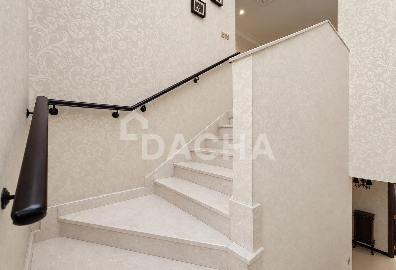 Move In Ready | Exclusive Frond | Atrium Entrance photo 12