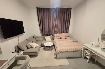 Apartment - Studio - 1 Bathroom for rent in East Village - Aljada - Sharjah