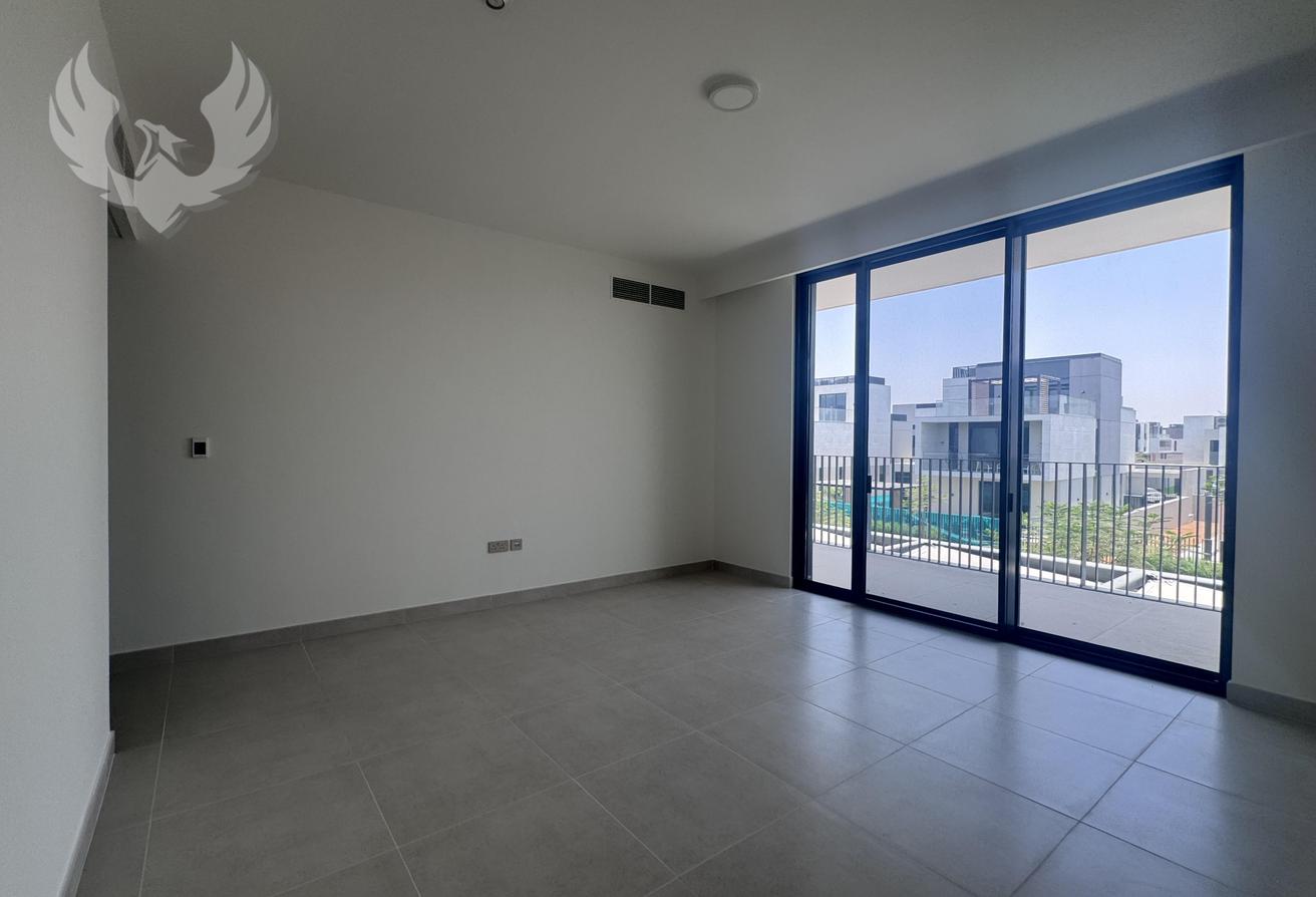 Brand New | Green Belt Facing | Spacious photo 8