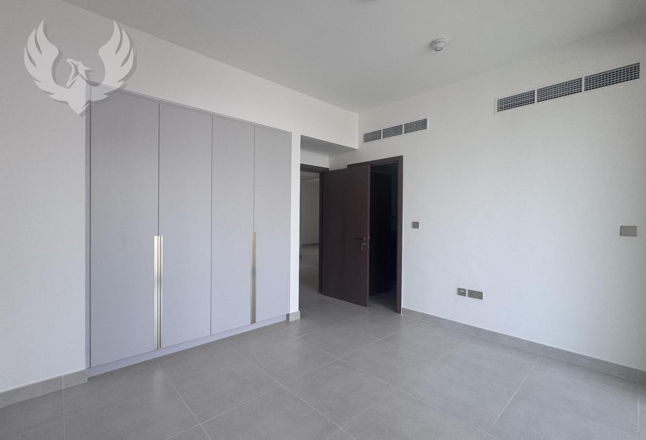 Brand New | Green Belt Facing | Spacious photo 13