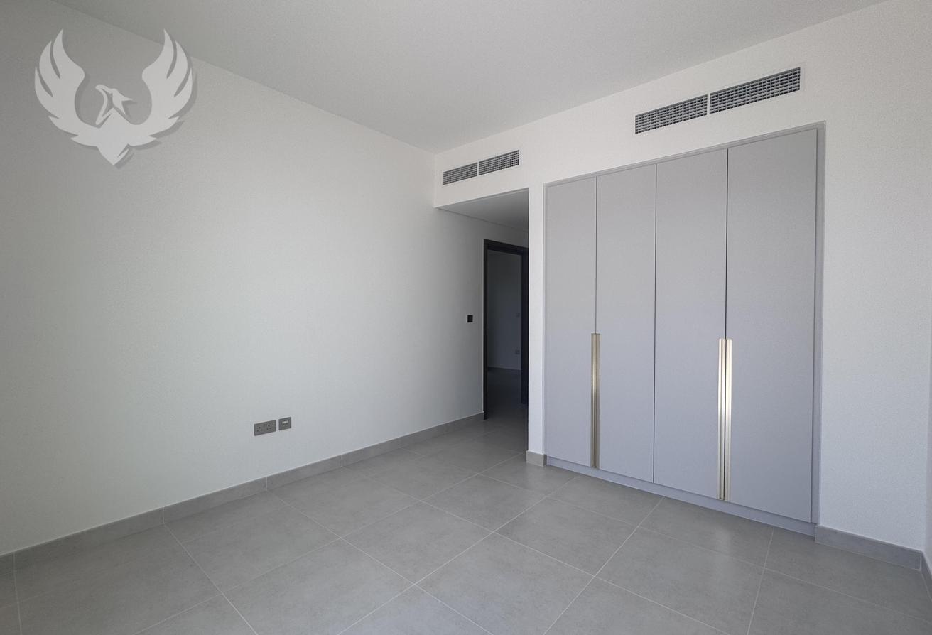 Brand New | Green Belt Facing | Spacious photo 12