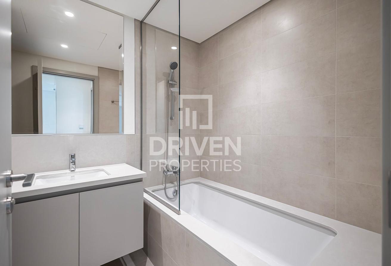 Spacious | Corner Apt in Palace Branded Tower photo 6