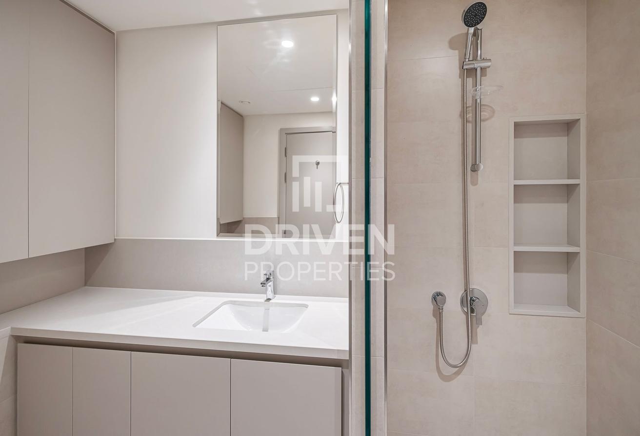 Spacious | Corner Apt in Palace Branded Tower photo 8