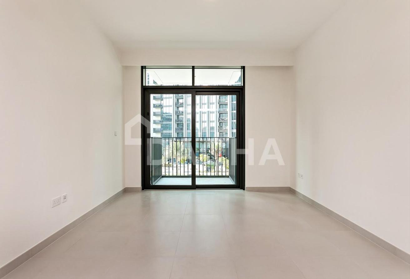 High floor | Unfurnished | Brand New photo 4