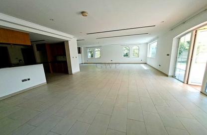 Villa - 4 Bedrooms - 6 Bathrooms for rent in District 4 - Jumeirah Park - Dubai Villa - 4 Bedrooms - 6 Bathrooms for rent in District 4 - Jumeirah Park - Dubai