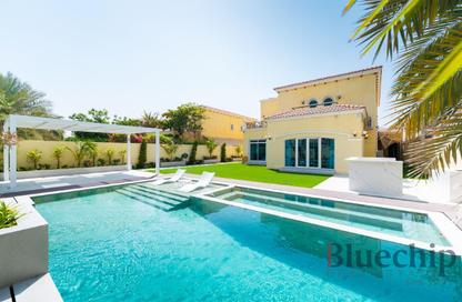 Villa - 4 Bedrooms - 5 Bathrooms for sale in Jumeirah Park - Dubai