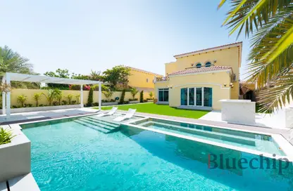 Villa - 4 Bedrooms - 5 Bathrooms for sale in Jumeirah Park - Dubai