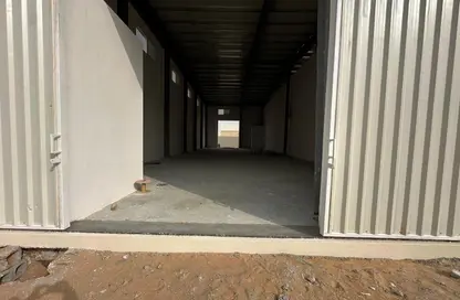 مستودع - استوديو - 1 حمام للايجار في أم الثعوب - أم القيوين
