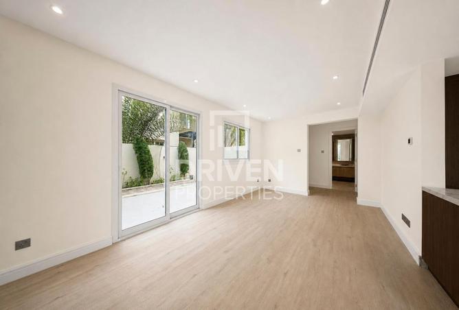 123824386 - Property Image 3
