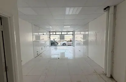 Shop - Studio - 1 Bathroom for rent in Industrial Building 13 - Industrial Area 13 - Sharjah Industrial Area - Sharjah