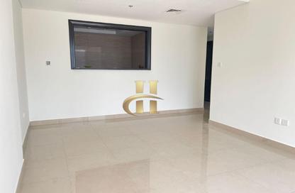 Apartment - 1 - 2 for rent in Royal JVC Building - District 10 - Jumeirah Village Circle - Dubai