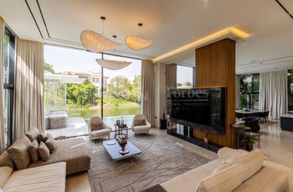 Villa - 5 Bedrooms - 6 Bathrooms for sale in District 6 - Jumeirah Park - Dubai Villa - 5 Bedrooms - 6 Bathrooms for sale in District 6 - Jumeirah Park - Dubai