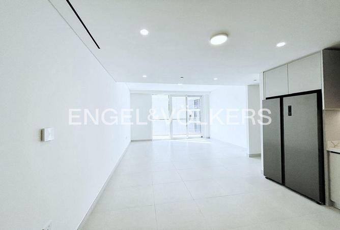 82782000 - Property Image 2