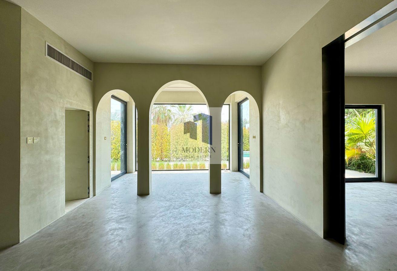 Exclusive Artist-Designed Villa | Lush Landscaping photo 4