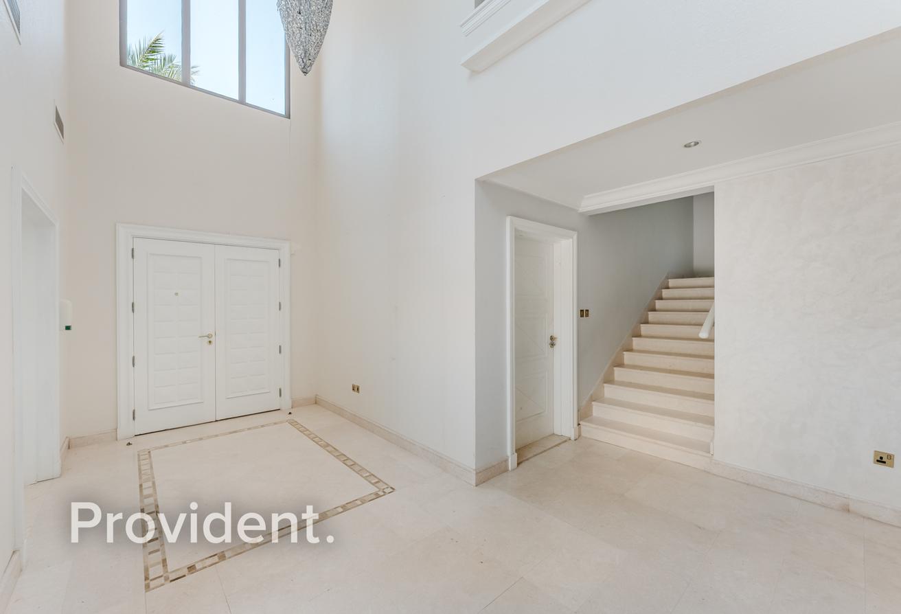 Beach Garden Villa | Available Now | Unfurnished photo 7