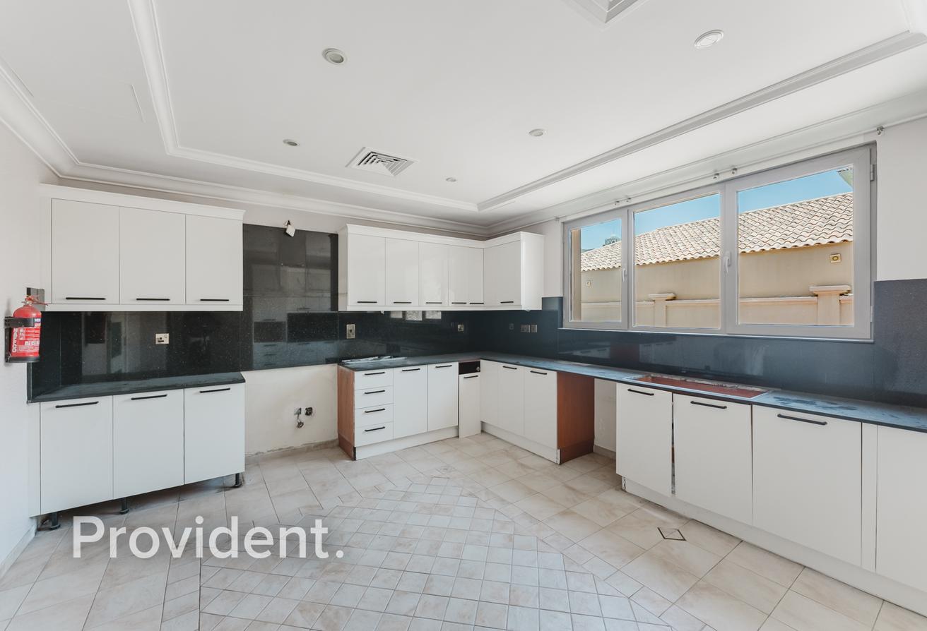Beach Garden Villa | Available Now | Unfurnished photo 4
