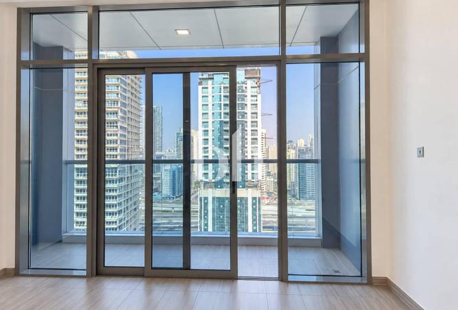 Lake View | High Floor | Unfurnished photo 3