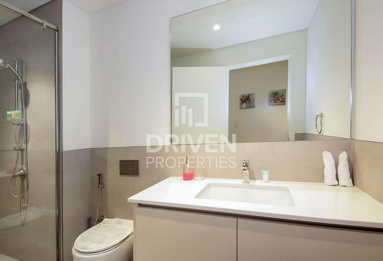Canal View | Fully Furnished | Modern Apt photo 13