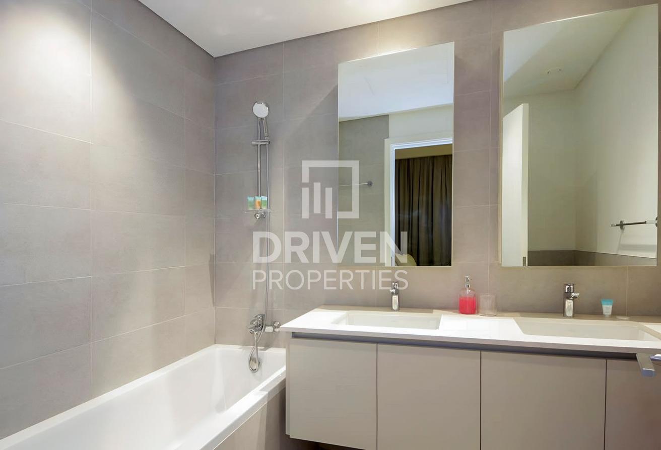 Canal View | Fully Furnished | Modern Apt photo 14