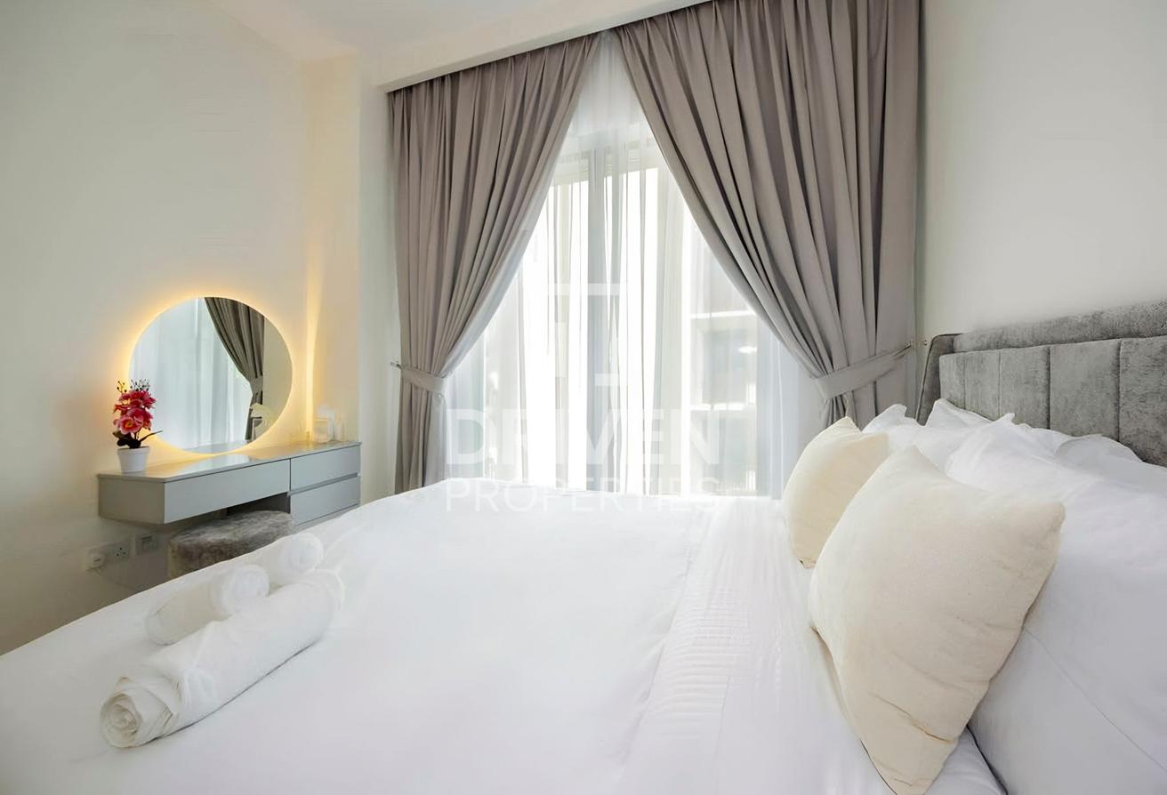 Canal View | Fully Furnished | Modern Apt photo 11