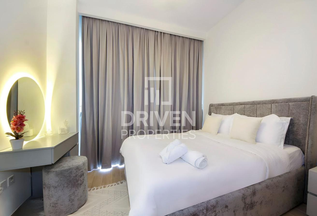 Canal View | Fully Furnished | Modern Apt photo 7