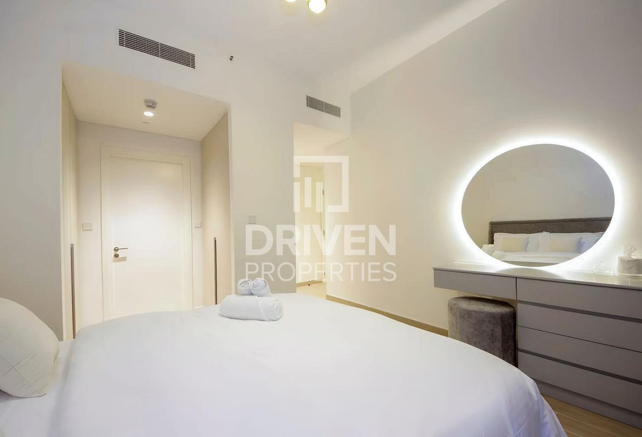 Canal View | Fully Furnished | Modern Apt photo 12