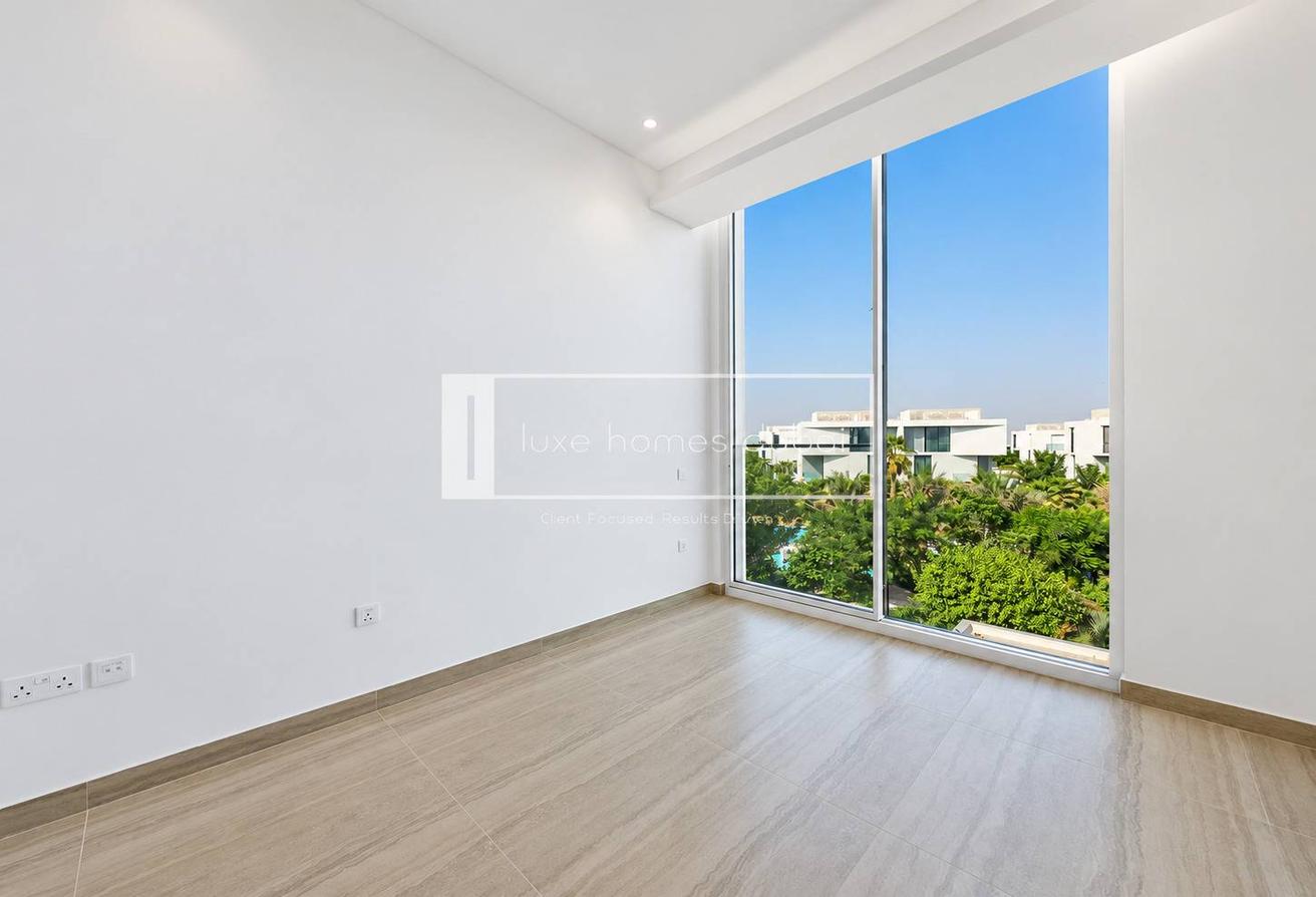 BRAND NEW | SPACIOUS 4BR VILLA | LAGOON VIEW photo 16