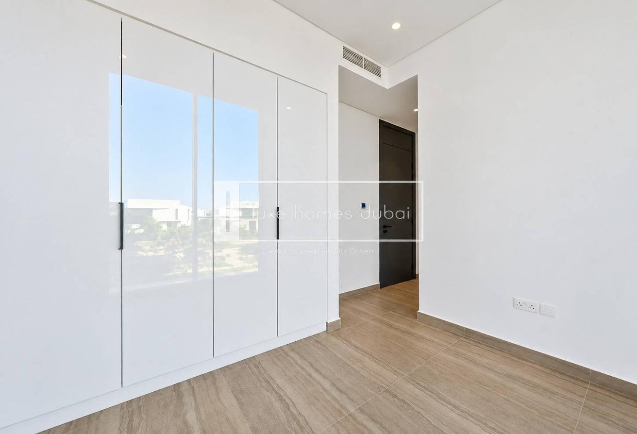 BRAND NEW | SPACIOUS 4BR VILLA | LAGOON VIEW photo 12