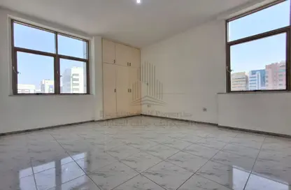 Apartment - 3 Bedrooms - 3 Bathrooms for rent in Tourist Club Area - Abu Dhabi Apartment - 3 Bedrooms - 3 Bathrooms for rent in Tourist Club Area - Abu Dhabi