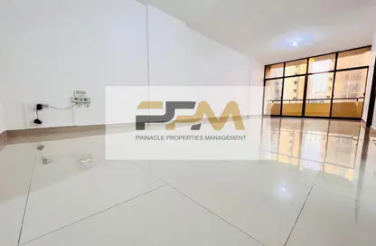 Apartment - 2 Bedrooms - 2 Bathrooms for rent in Hamdan Street - Abu Dhabi
