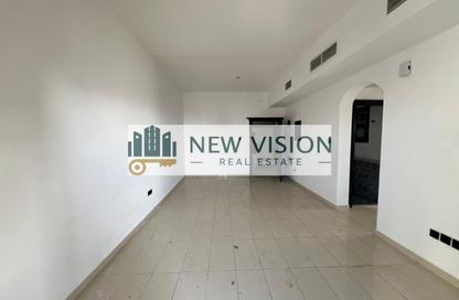 Apartment - 1 Bedroom - 2 Bathrooms for rent in Blue Tower - Al Majaz 3 - Al Majaz - Sharjah