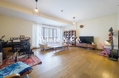 Apartment - 3 Bedrooms - 4 Bathrooms for sale in Rimal 1 - Rimal - Jumeirah Beach Residence - Dubai