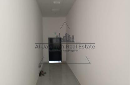 Warehouse - Studio - 4 Bathrooms for rent in Umm Dir - Umm Al Quwain