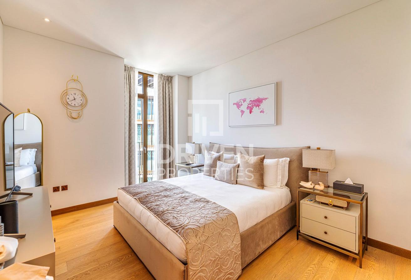 Prestigious and Stylish Apartment with Marina View photo 9