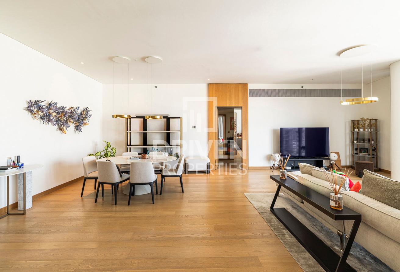 Prestigious and Stylish Apartment with Marina View photo 4