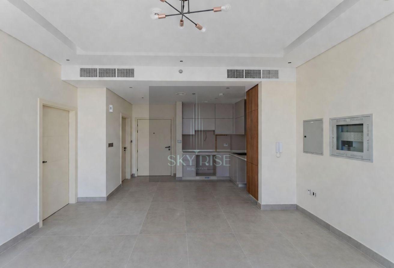 Modern 1BR | Walk to Metro | Prime Location photo 2