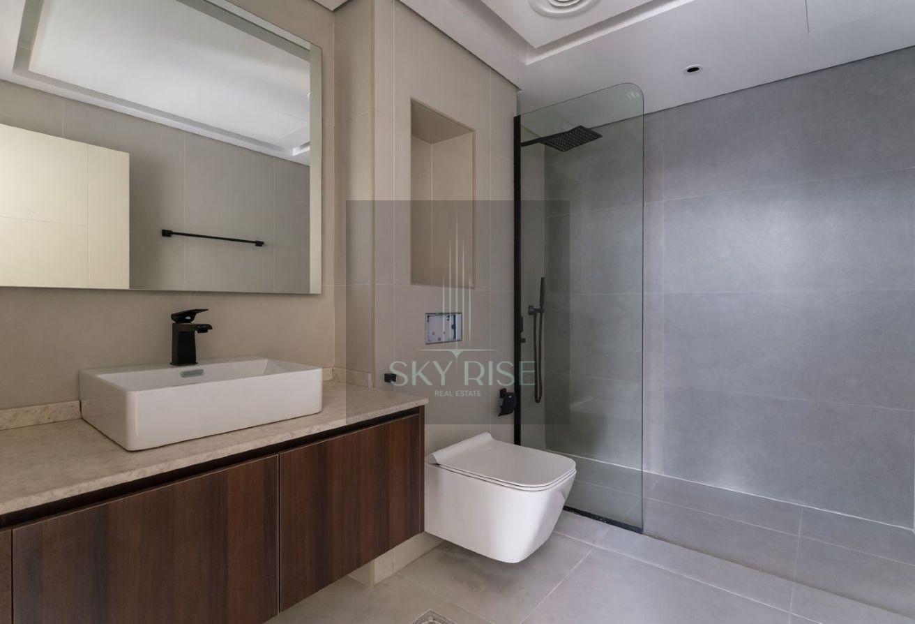 Modern 1BR | Walk to Metro | Prime Location photo 5