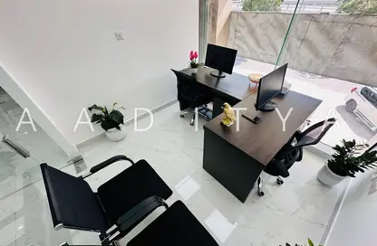 Office Space - Studio - 1 Bathroom for rent in Reem Residency - Al Karama - Dubai