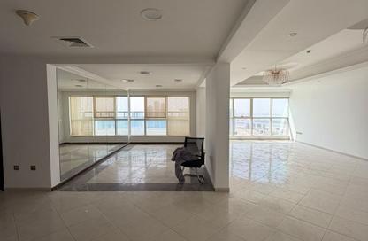 Apartment - 5 - 6 for rent in Al Khan Corniche - Al Khan - Sharjah Apartment - 5 - 6 for rent in Al Khan Corniche - Al Khan - Sharjah