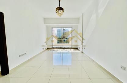 Apartment - 1 Bedroom - 2 Bathrooms for rent in Jumeirah Garden City - Al Satwa - Dubai