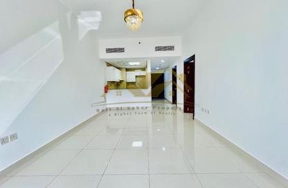 Apartment - 1 Bedroom - 2 Bathrooms for rent in Jumeirah Garden City - Al Satwa - Dubai Apartment - 1 Bedroom - 2 Bathrooms for rent in Jumeirah Garden City - Al Satwa - Dubai